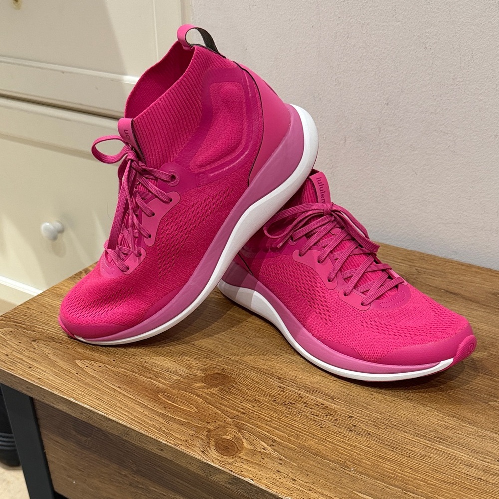 Lululemon ChargeFeel workout-Women's 9.5 Shoes